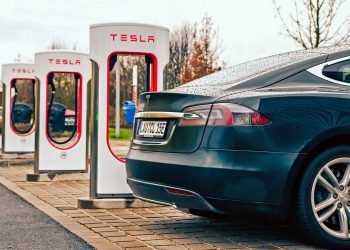 Tesla se convierte en el fabricante de autos más valioso del mundo