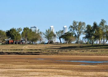 El Río Paraná alcanzó su nivel más bajo del último medio siglo y pronostican que las bajantes extremas serán cada vez más frecuentes