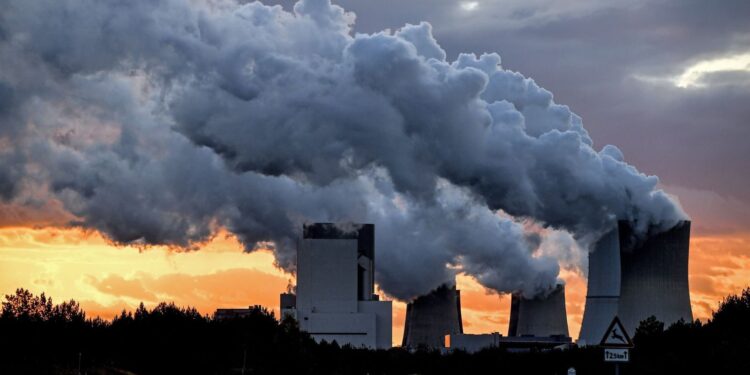 El 1% más rico del planeta lanza más CO2 que el 50% más pobre